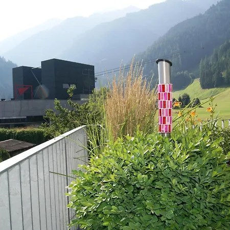 Apart Mountain Lodge Mayrhofen-3